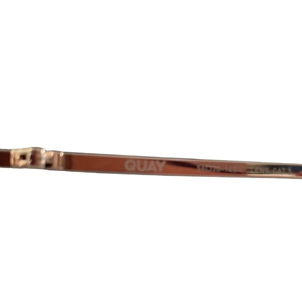 Quay Jezabell Gold Round Metal Frame Sunglasses with Smoke Polarized Lenses